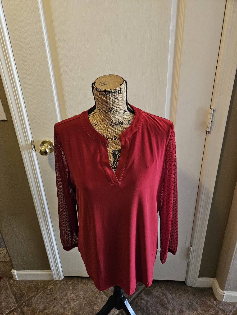 NWT ☆ Kasper Top/Blouse, Size Large Petite, Brand NEW!